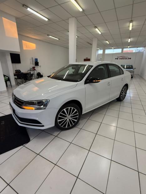 VOLKSWAGEN Jetta 2.0 4P FLEX AUTOM�TICO, Foto 4