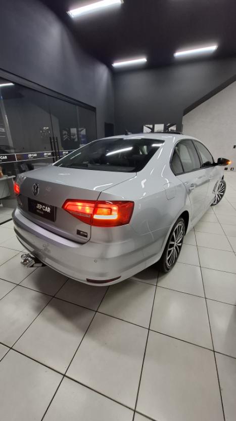 VOLKSWAGEN Jetta 2.0 4P FLEX COMFORTLINE TIPTRONIC AUTOM�TICO, Foto 4