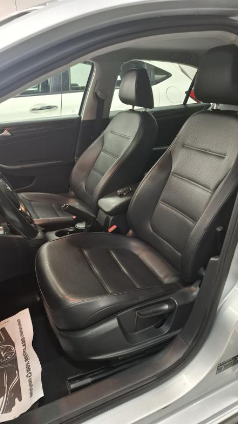 VOLKSWAGEN Jetta 2.0 4P FLEX COMFORTLINE TIPTRONIC AUTOM�TICO, Foto 9
