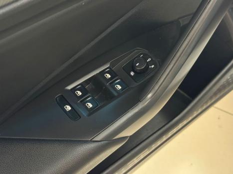 VOLKSWAGEN Jetta 2.0 4P 350 TSI GLI AUTOM�TICO DSG, Foto 17