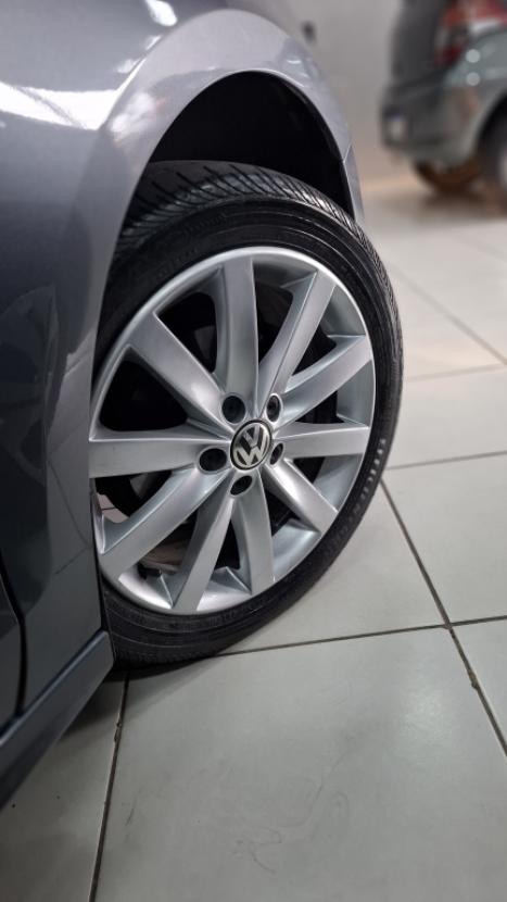 VOLKSWAGEN Jetta 2.0 4P FLEX COMFORTLINE TIPTRONIC AUTOM�TICO, Foto 3