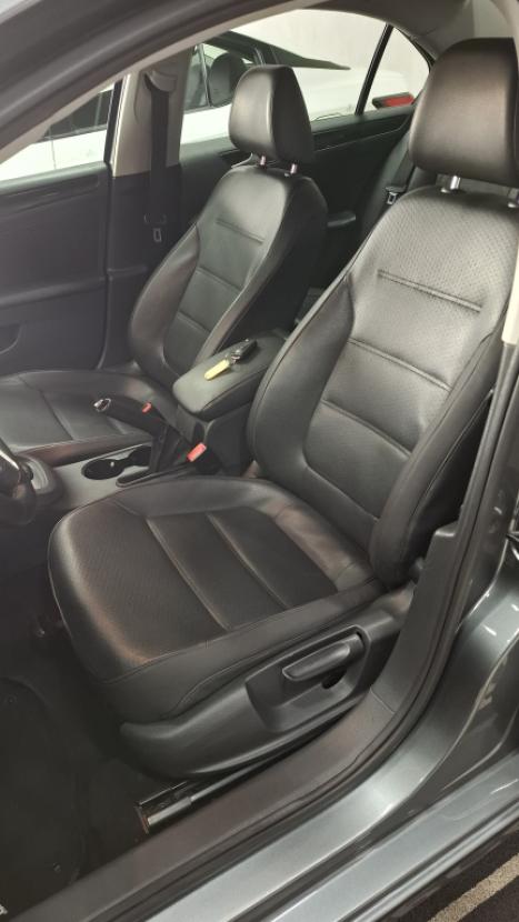 VOLKSWAGEN Jetta 2.0 4P FLEX COMFORTLINE TIPTRONIC AUTOM�TICO, Foto 9