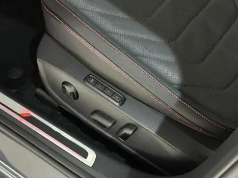 VOLKSWAGEN Jetta 2.0 4P 350 TSI GLI AUTOM�TICO DSG, Foto 18
