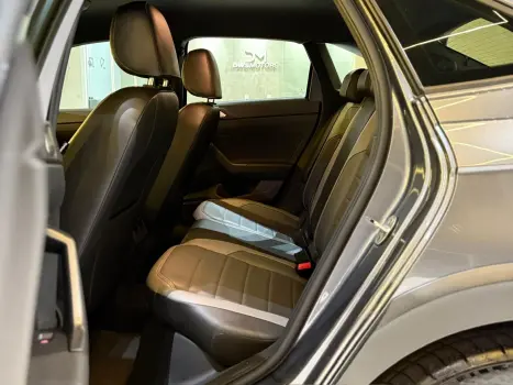 VOLKSWAGEN Nivus 1.0 4P FLEX 200 TSI HIGHLINE TURBO AUTOMÁTICO, Foto 18 VOLKSWAGEN Nivus 1.0 4P FLEX 200 TSI HIGHLINE TURBO AUTOMÁTICO, Foto 18