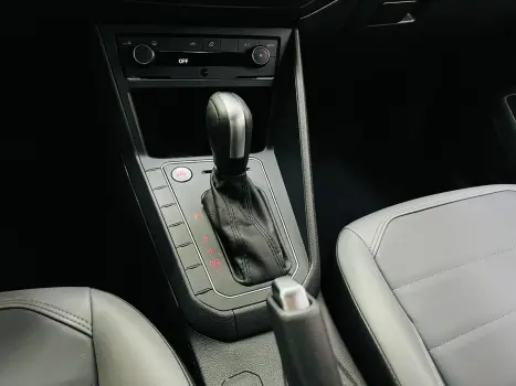 VOLKSWAGEN Nivus 1.0 4P FLEX 200 TSI HIGHLINE TURBO AUTOMÁTICO, Foto 10 VOLKSWAGEN Nivus 1.0 4P FLEX 200 TSI HIGHLINE TURBO AUTOMÁTICO, Foto 10