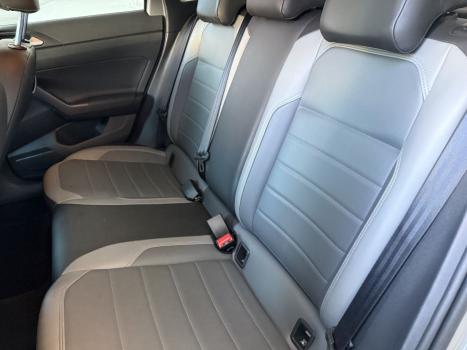 VOLKSWAGEN Nivus 1.0 4P FLEX 200 TSI HIGHLINE TURBO AUTOMÁTICO, Foto 5 VOLKSWAGEN Nivus 1.0 4P FLEX 200 TSI HIGHLINE TURBO AUTOMÁTICO, Foto 5