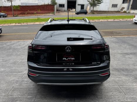 VOLKSWAGEN Nivus 1.0 4P FLEX 200 TSI HIGHLINE TURBO AUTOMÁTICO, Foto 6 VOLKSWAGEN Nivus 1.0 4P FLEX 200 TSI HIGHLINE TURBO AUTOMÁTICO, Foto 6