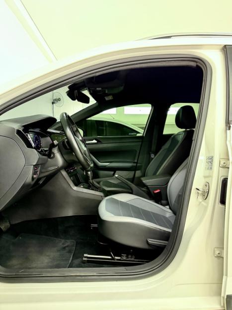 VOLKSWAGEN Nivus 1.0 4P FLEX 200 TSI HIGHLINE TURBO AUTOMÁTICO, Foto 12 VOLKSWAGEN Nivus 1.0 4P FLEX 200 TSI HIGHLINE TURBO AUTOMÁTICO, Foto 12