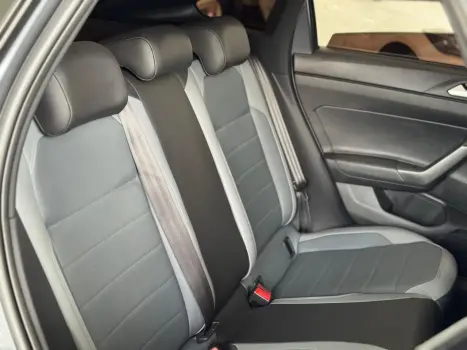 VOLKSWAGEN Nivus 1.0 4P FLEX 200 TSI HIGHLINE TURBO AUTOMTICO, Foto 8