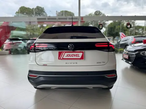 VOLKSWAGEN Nivus 1.0 4P FLEX 200 TSI HIGHLINE TURBO AUTOMTICO, Foto 6