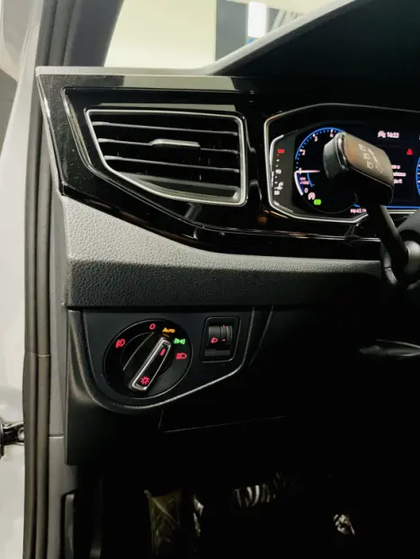 VOLKSWAGEN Nivus 1.0 4P FLEX 200 TSI HIGHLINE TURBO AUTOMTICO, Foto 4