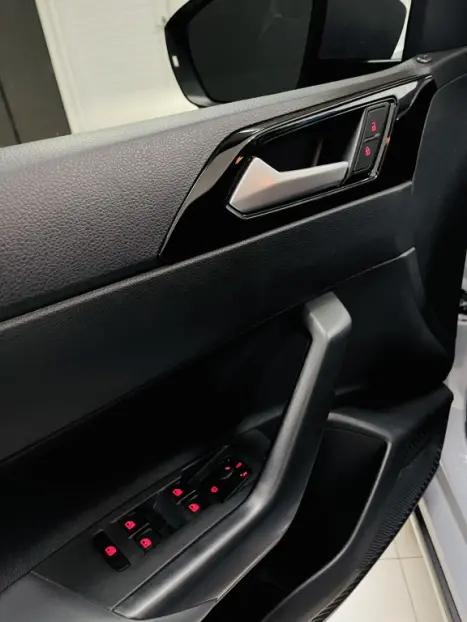 VOLKSWAGEN Nivus 1.0 4P FLEX 200 TSI HIGHLINE TURBO AUTOMTICO, Foto 10