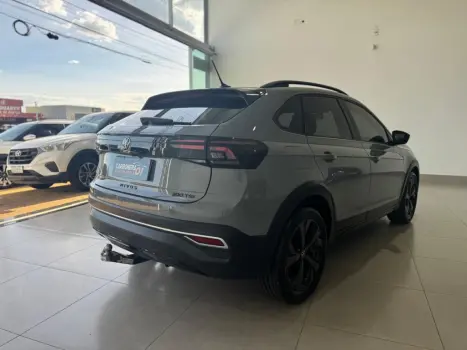 VOLKSWAGEN Nivus 1.0 4P FLEX 200 TSI HIGHLINE TURBO AUTOM�TICO, Foto 14