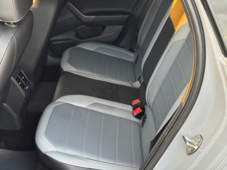 VOLKSWAGEN Nivus 1.0 4P FLEX 200 TSI HIGHLINE TURBO AUTOM�TICO, Foto 8