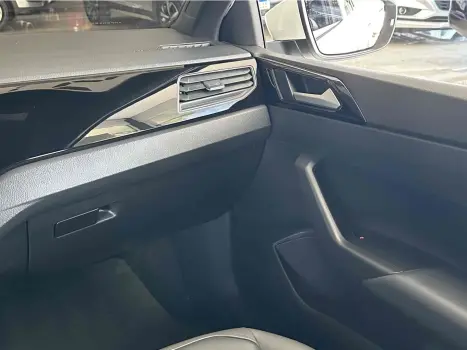 VOLKSWAGEN Nivus 1.0 4P FLEX 200 TSI HIGHLINE TURBO AUTOM�TICO, Foto 17