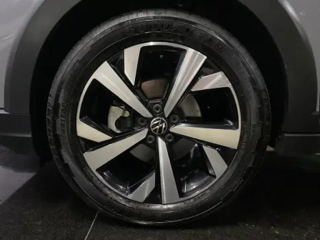 VOLKSWAGEN Nivus 1.0 4P FLEX 200 TSI HIGHLINE TURBO AUTOM�TICO, Foto 11