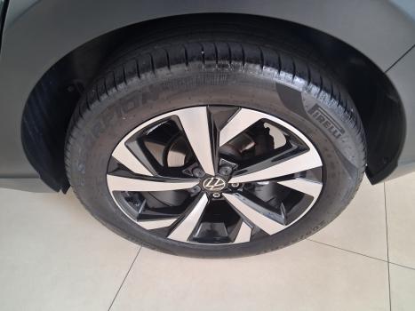 VOLKSWAGEN Nivus 1.0 4P FLEX 200 TSI HIGHLINE TURBO AUTOM�TICO, Foto 4