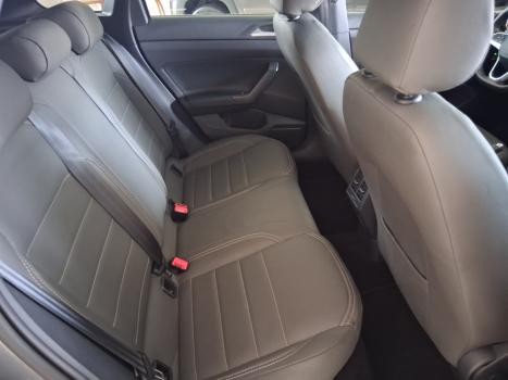 VOLKSWAGEN Nivus 1.0 4P FLEX 200 TSI HIGHLINE TURBO AUTOM�TICO, Foto 10