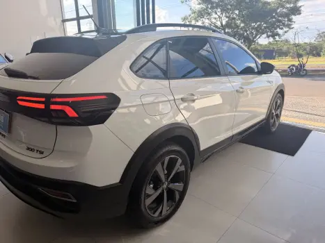 VOLKSWAGEN Nivus 1.0 4P FLEX 200 TSI HIGHLINE TURBO AUTOM�TICO, Foto 6