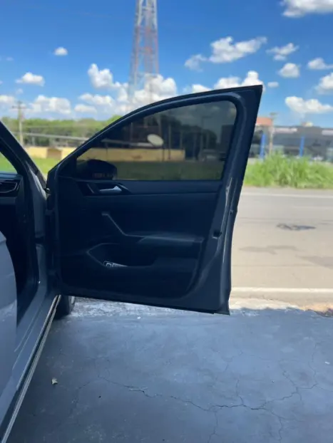 VOLKSWAGEN Nivus 1.0 4P FLEX 200 TSI HIGHLINE TURBO AUTOM�TICO, Foto 4