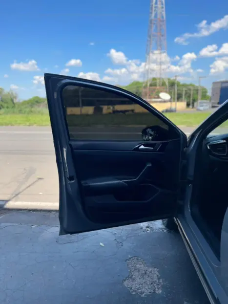 VOLKSWAGEN Nivus 1.0 4P FLEX 200 TSI HIGHLINE TURBO AUTOM�TICO, Foto 8