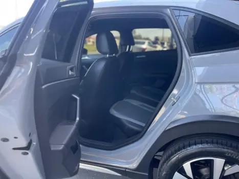 VOLKSWAGEN Nivus 1.0 4P FLEX 200 TSI HIGHLINE TURBO AUTOM�TICO, Foto 10