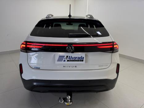 VOLKSWAGEN Nivus 1.0 4P FLEX 200 TSI HIGHLINE TURBO AUTOM�TICO, Foto 11