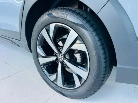 VOLKSWAGEN Nivus 1.0 4P FLEX 200 TSI HIGHLINE TURBO AUTOM�TICO, Foto 19