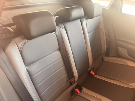 VOLKSWAGEN Nivus 1.0 4P FLEX 200 TSI HIGHLINE TURBO AUTOM�TICO, Foto 17