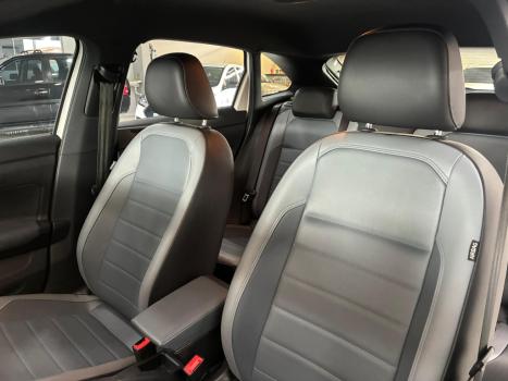 VOLKSWAGEN Nivus 1.0 4P FLEX 200 TSI HIGHLINE TURBO AUTOM�TICO, Foto 13