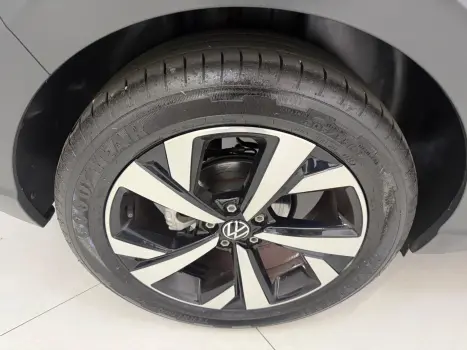VOLKSWAGEN Nivus 1.0 4P FLEX 200 TSI HIGHLINE TURBO AUTOM�TICO, Foto 14