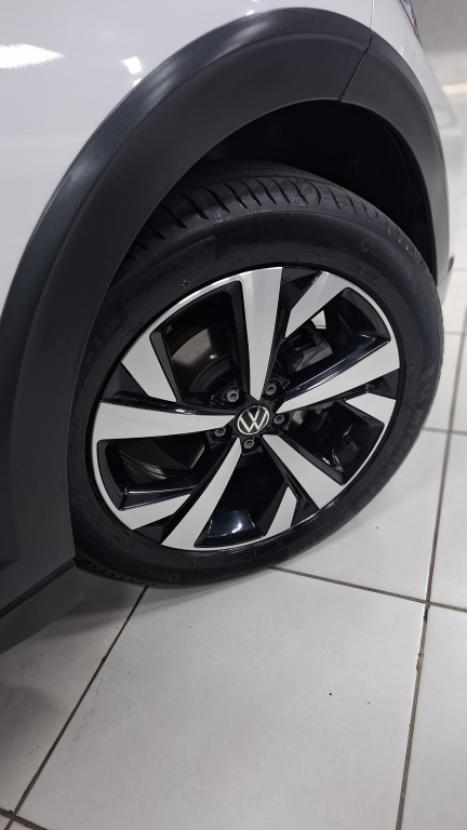 VOLKSWAGEN Nivus 1.0 4P FLEX 200 TSI HIGHLINE TURBO AUTOM�TICO, Foto 3