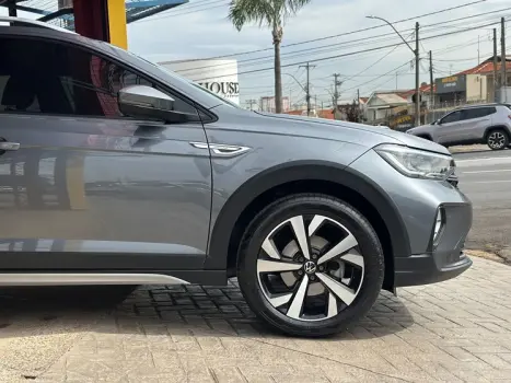 VOLKSWAGEN Nivus 1.0 4P FLEX 200 TSI HIGHLINE TURBO AUTOM�TICO, Foto 2