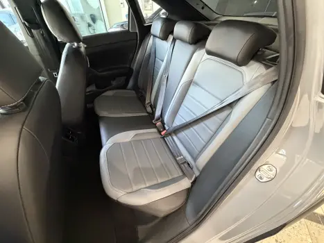 VOLKSWAGEN Nivus 1.0 4P FLEX 200 TSI HIGHLINE TURBO AUTOMÁTICO, Foto 5
