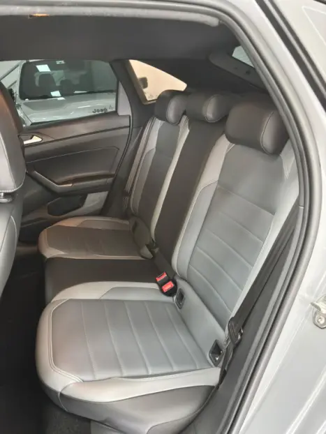 VOLKSWAGEN Nivus 1.0 4P FLEX 200 TSI HIGHLINE TURBO AUTOMÁTICO, Foto 9