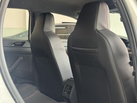 VOLKSWAGEN Nivus 1.4 250 TSI TOTAL FLEX GTS AUTOM�TICO, Foto 9