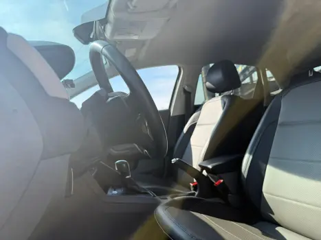 VOLKSWAGEN Polo Hatch 1.0 12V 4P 200 TSI HIGHLINE AUTOM�TICO, Foto 12