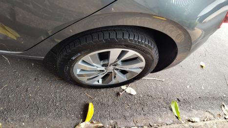 VOLKSWAGEN Polo Hatch 1.0 12V 4P 200 TSI  COMFORTLINE AUTOM�TICO, Foto 12