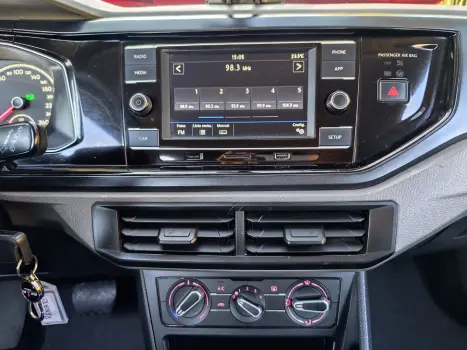 VOLKSWAGEN Polo Hatch 1.0 12V 4P 200 TSI  COMFORTLINE AUTOM�TICO, Foto 18