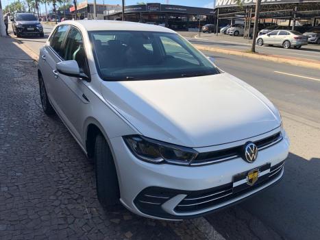 VOLKSWAGEN Polo Hatch 1.0 12V 4P 200 TSI HIGHLINE AUTOM�TICO, Foto 4