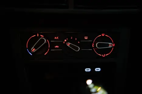 VOLKSWAGEN Polo Hatch 1.0 4P 170 TSI COMFORTLINE AUTOM�TICO, Foto 24