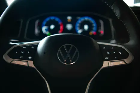 VOLKSWAGEN Polo Hatch 1.0 4P 170 TSI COMFORTLINE AUTOM�TICO, Foto 25