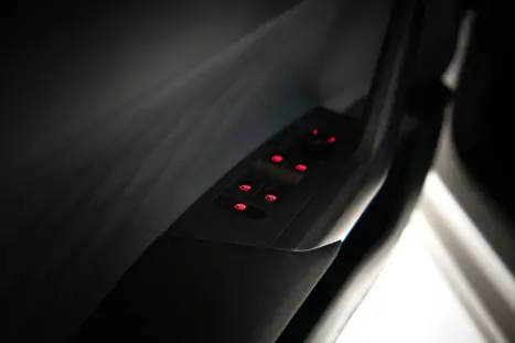 VOLKSWAGEN Polo Hatch 1.0 4P 170 TSI COMFORTLINE AUTOM�TICO, Foto 27