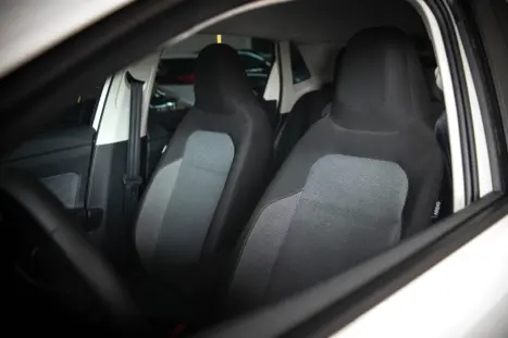 VOLKSWAGEN Polo Hatch 1.0 4P 170 TSI COMFORTLINE AUTOM�TICO, Foto 29