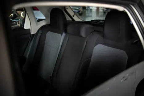 VOLKSWAGEN Polo Hatch 1.0 4P 170 TSI COMFORTLINE AUTOM�TICO, Foto 30