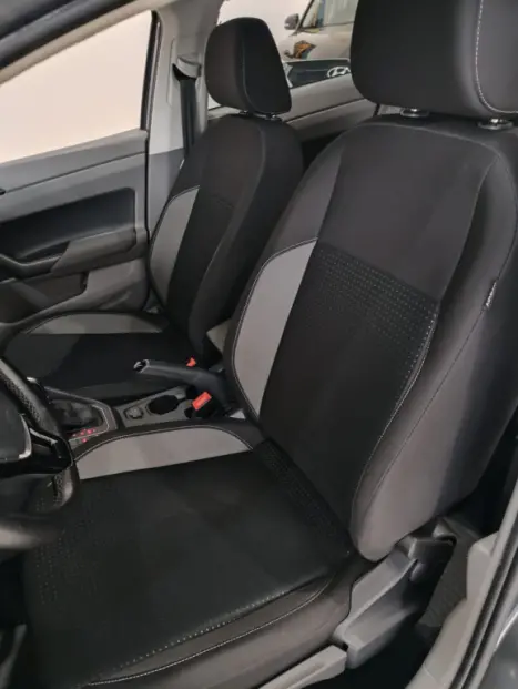 VOLKSWAGEN Polo Hatch 1.0 12V 4P 200 TSI  COMFORTLINE AUTOM�TICO, Foto 13