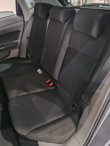 VOLKSWAGEN Polo Hatch 1.0 12V 4P 200 TSI  COMFORTLINE AUTOM�TICO, Foto 14