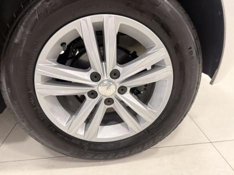 VOLKSWAGEN Polo Hatch 1.0 12V 4P 200 TSI  COMFORTLINE AUTOM�TICO, Foto 12