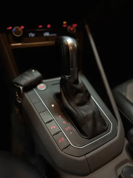 VOLKSWAGEN Polo Hatch 1.0 12V 4P 200 TSI HIGHLINE AUTOM�TICO, Foto 17