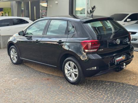 VOLKSWAGEN Polo Hatch 1.0 12V 4P 200 TSI  COMFORTLINE AUTOM�TICO, Foto 14